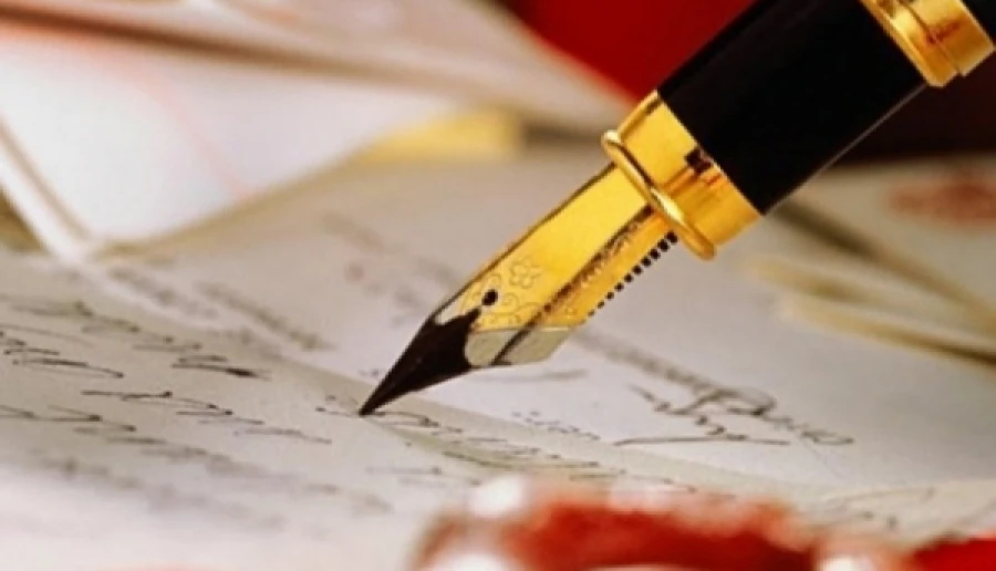 Mańyzdy qujattarǵa qol qoıady