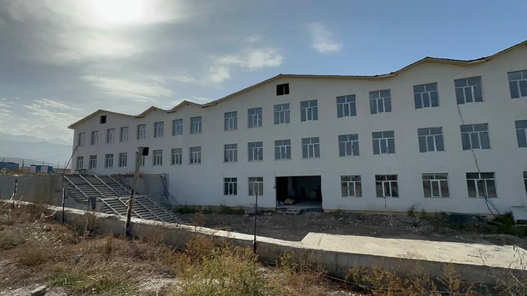 Mektep qurylysy turalap tur