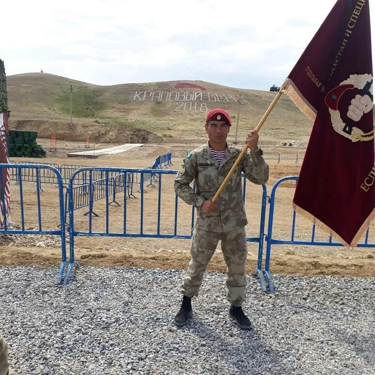 Jankeshtilikpen kelgen «kúreń beret»