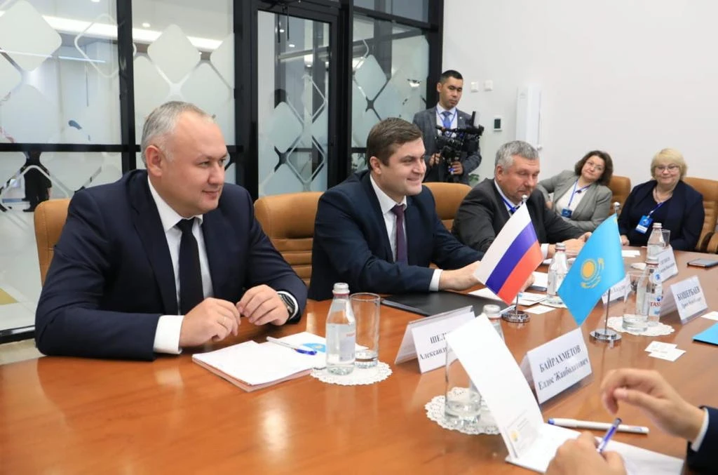 Qazaq, bashqurt – bir týǵan