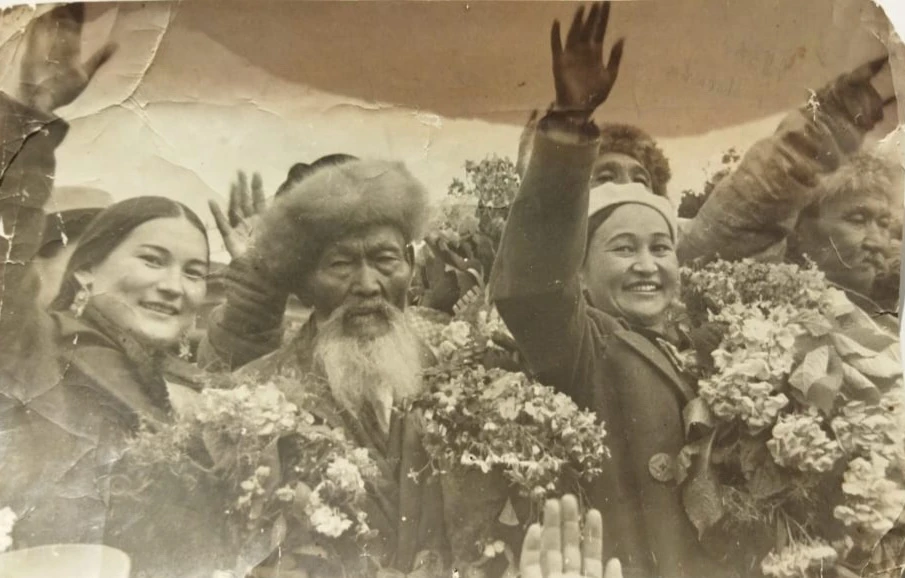 Alypty alǵash tanytqan