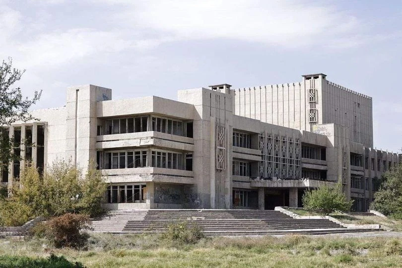 Qaıta túlegen Fosforshylar saraıy