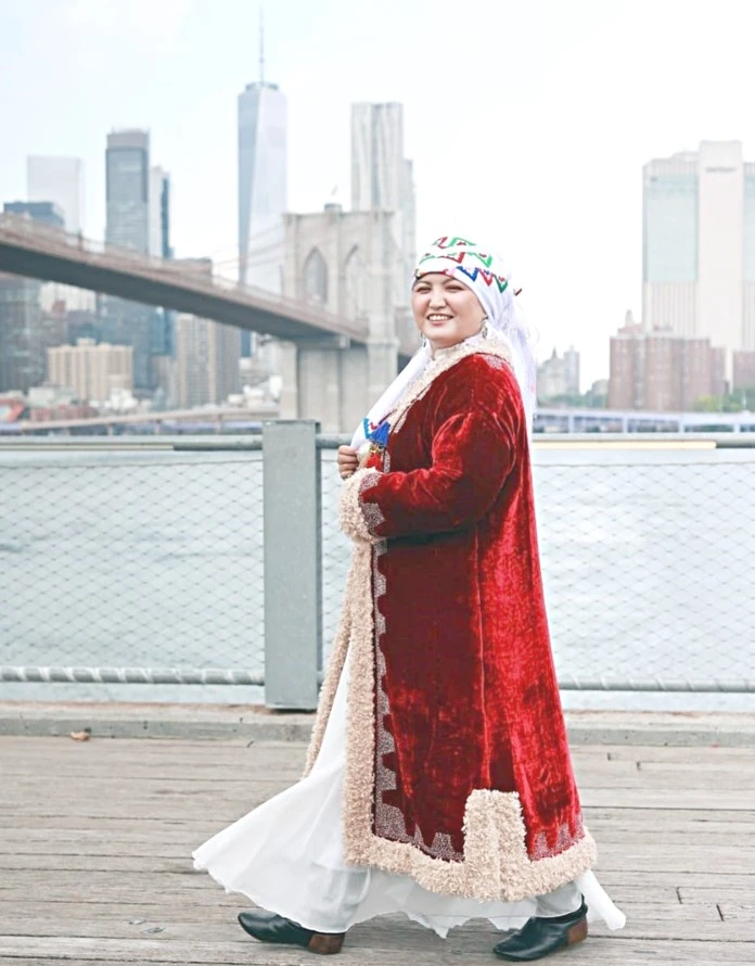 Túıe júninen ulttyq kıim tigedi