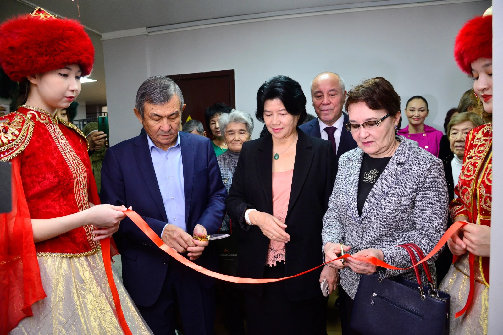 Professor Nurjamal Oralbaıqyzy atyndaǵy dárishana ashyldy