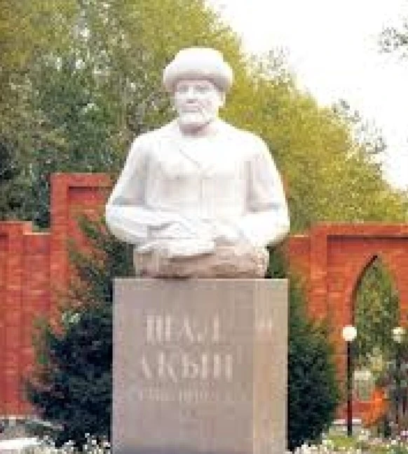 Aýdandar kórkeıip keledi