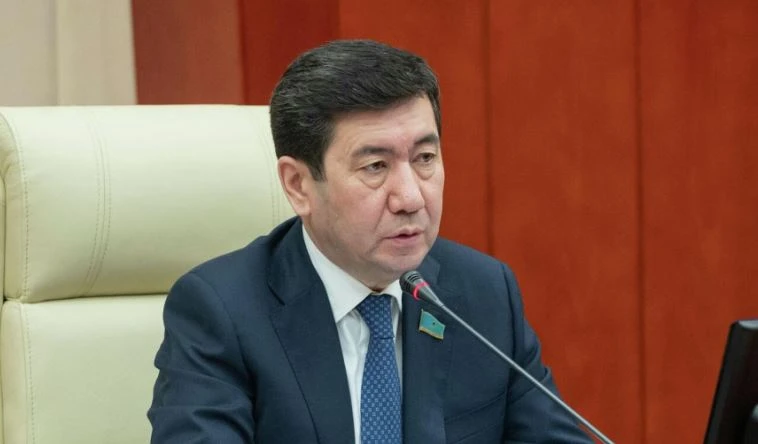 Bıýdjet kodeksi jobasyn qaraıdy