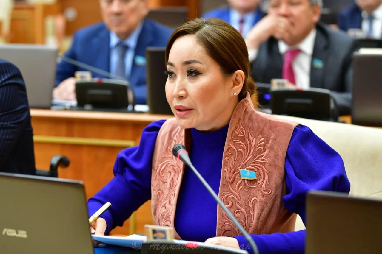 Áıel mereıiniń mártebesi