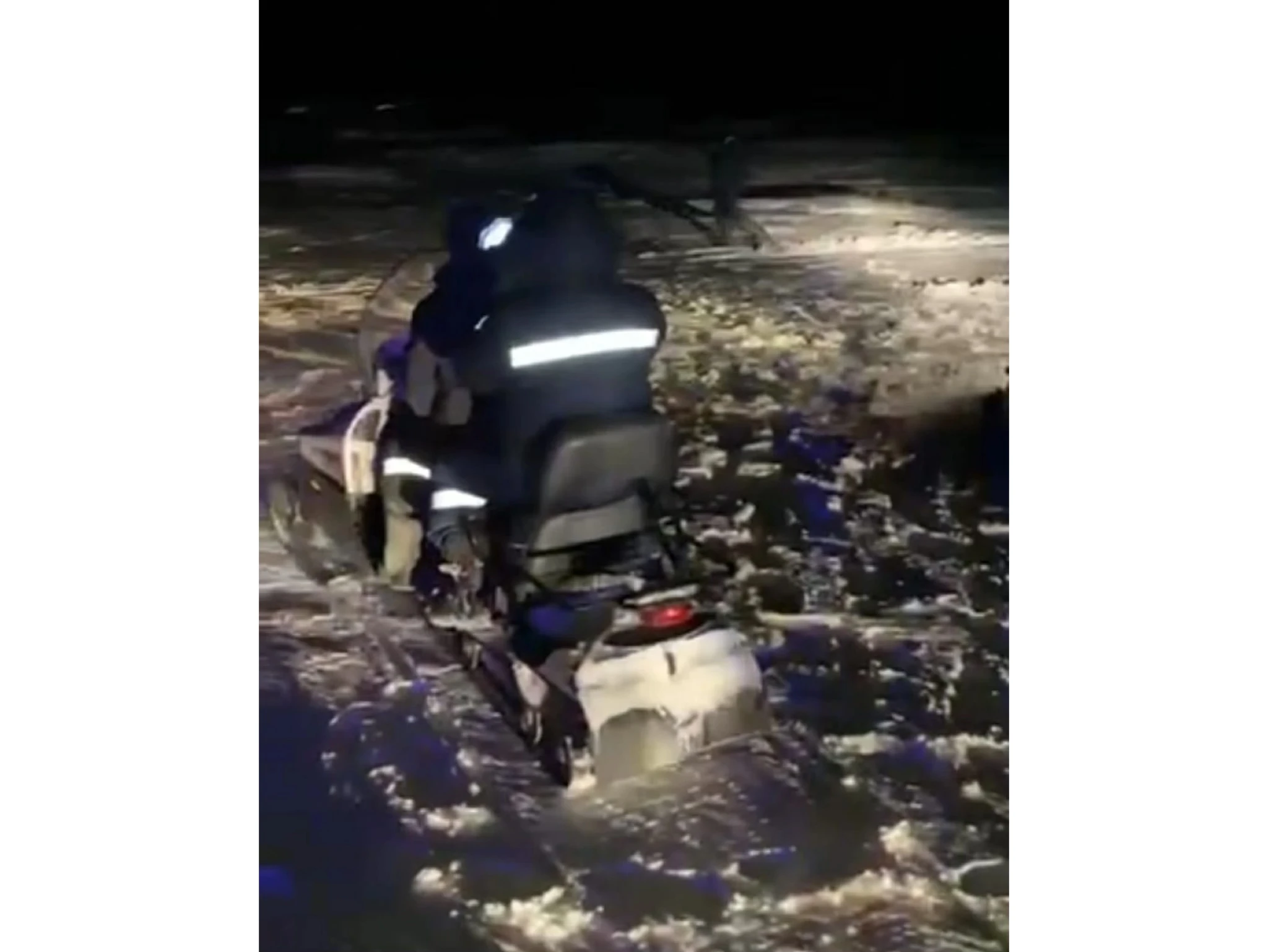 Aıazda 10 saǵat toqtaýsyz júrgen. Joǵalǵan turǵyn boranda baǵdarynan adasyp qalǵan