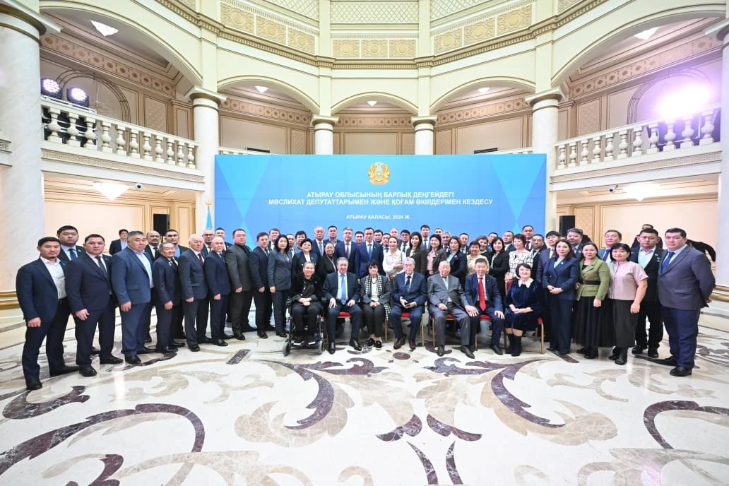 Senat Tóraǵasy atyraýlyqtarmen kezdesti