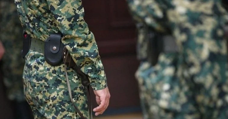 Tóbeleske qatysqan eki áskerı qyzmetshi qamaldy