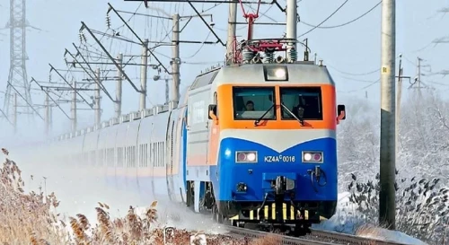 «Astana - Shymkent» poıyzy jarty jolda buzylyp qaldy