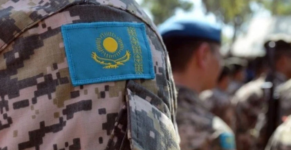 Osy jyly áskerı qyzmetshilerdiń jalaqysy 30 paıyzǵa artady