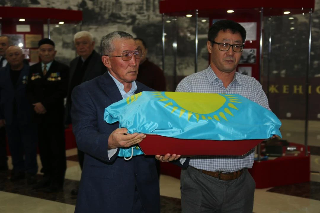 «80 jyldan soń»: Jaýynger súıegi elge jetkizildi