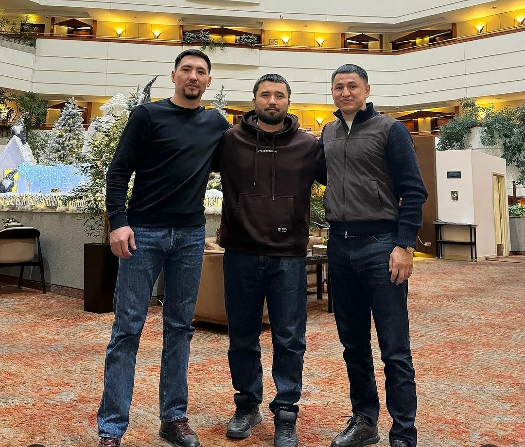 «Jánibek ekeýmiz jekpe-jek ótkizsek». Tanymal boksshy usynys aıtty