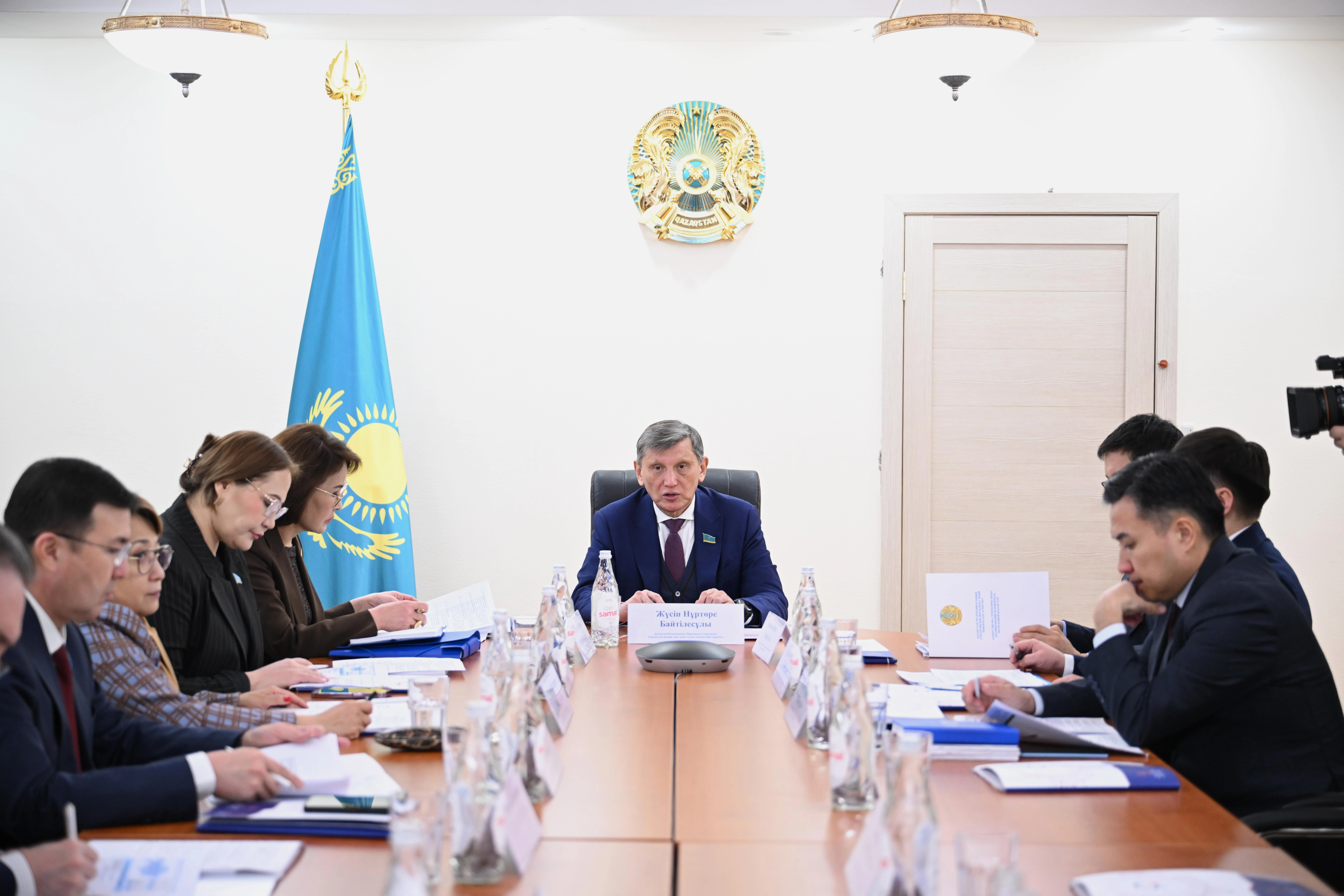 Senatorlar elimizdegi demografııalyq ahýaldy zerdeledi