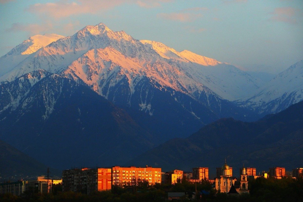 Almaty mańynda taǵy eki baldyq jer silkinisi tirkeldi
