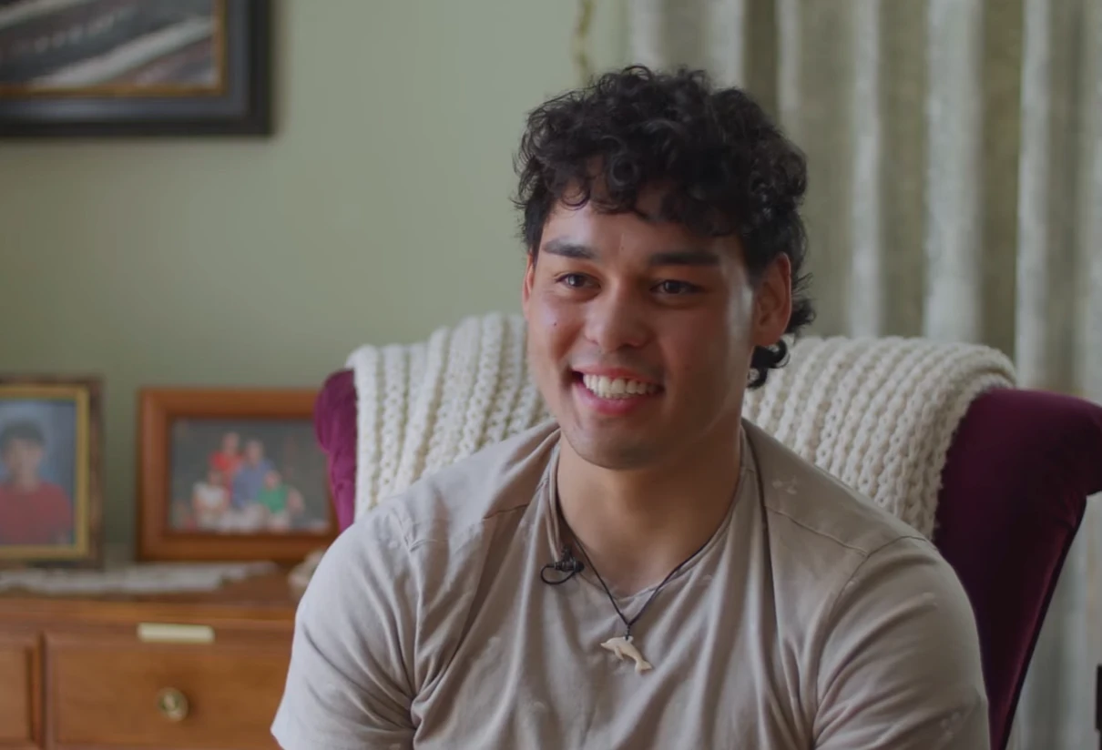 Bala kezimde kóp adam maǵan aıanyshpen qarady - Amerıkada ósken qazaq balasy