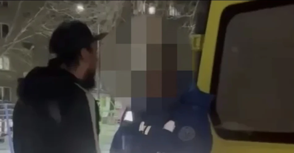 Jedel járdem júrgizýshisin soqqyǵa jyqqan er adamǵa izdeý jarııalandy