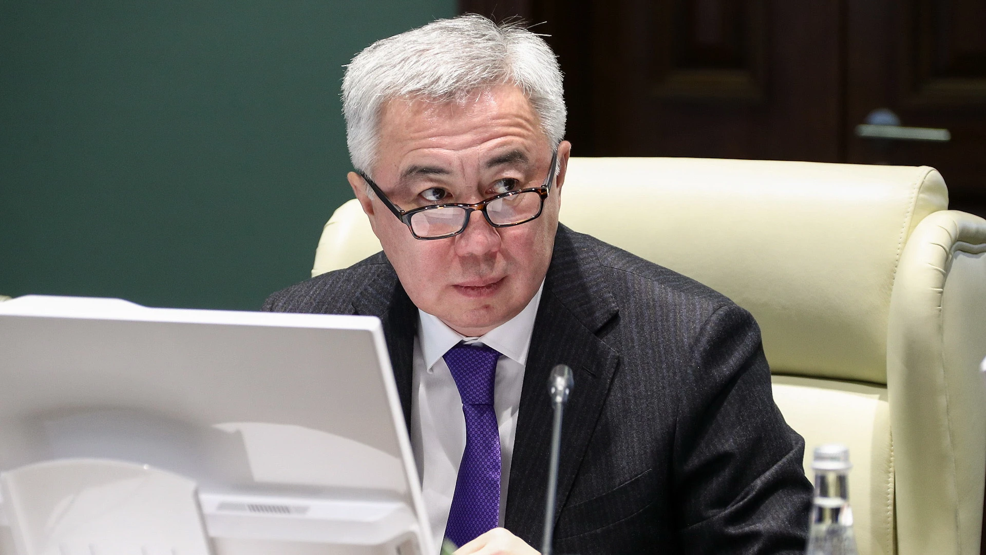 EAEO-da «sur» sertıfıkattarmen birlesken kúres