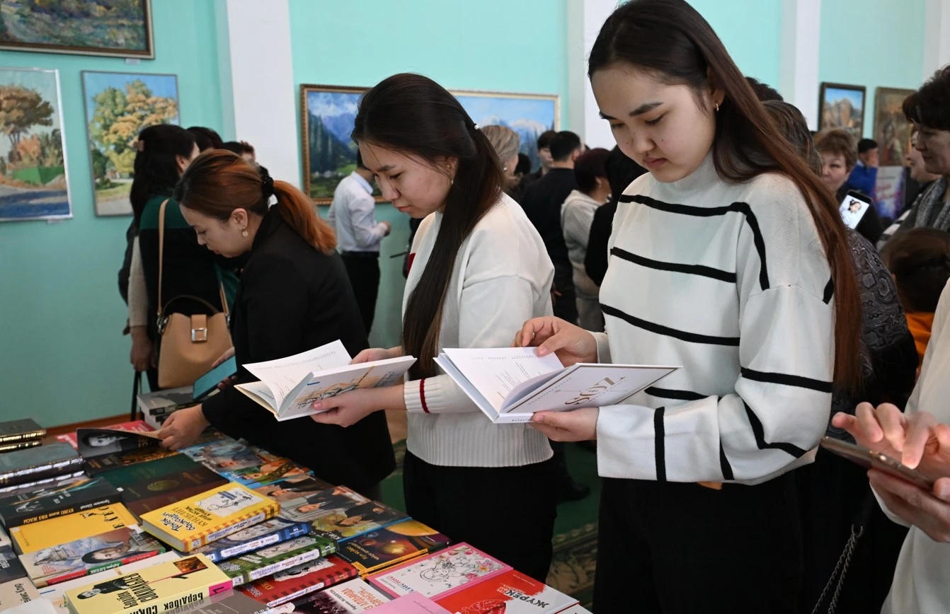 Jetisýdaǵy kitap jármeńkesi