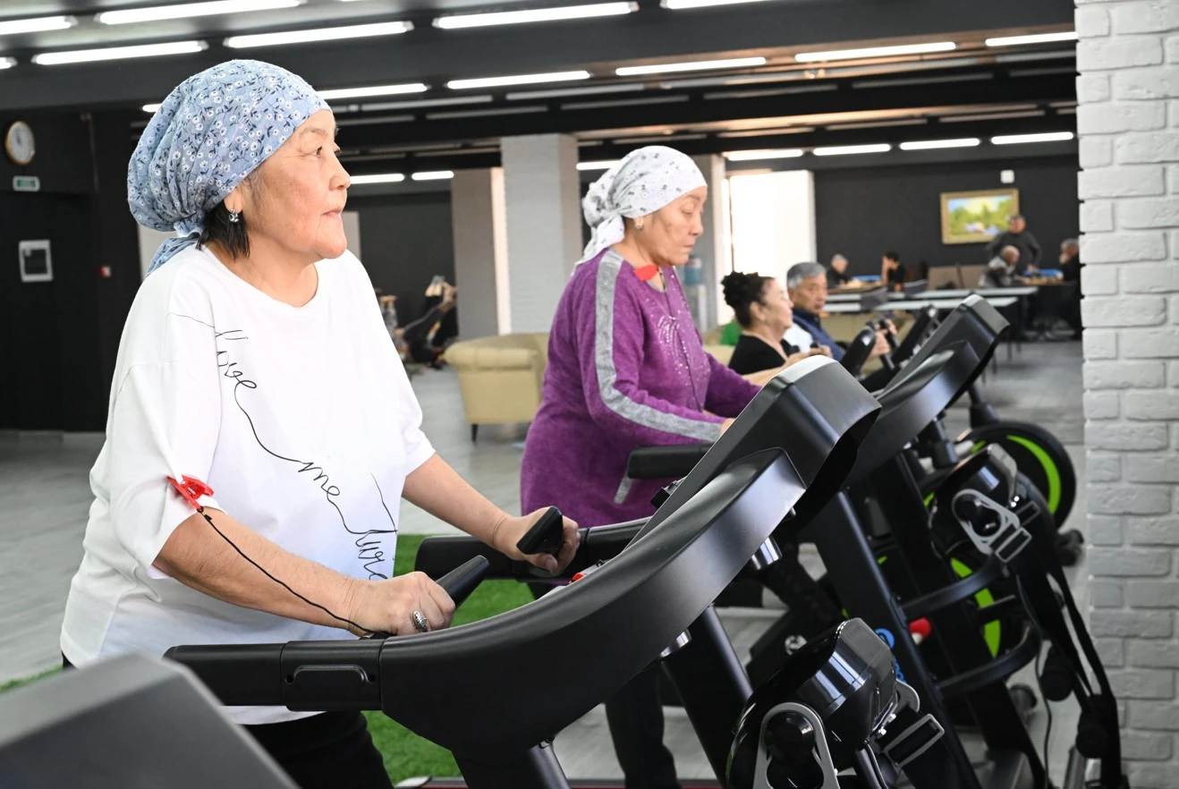 Qarııalarǵa qamqor orta