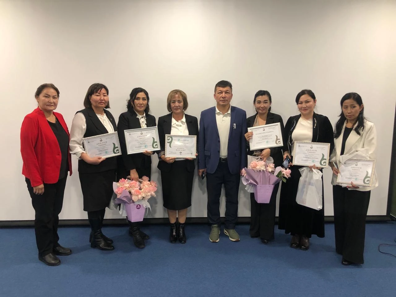 Úzdik oqyrmandar úkilendi