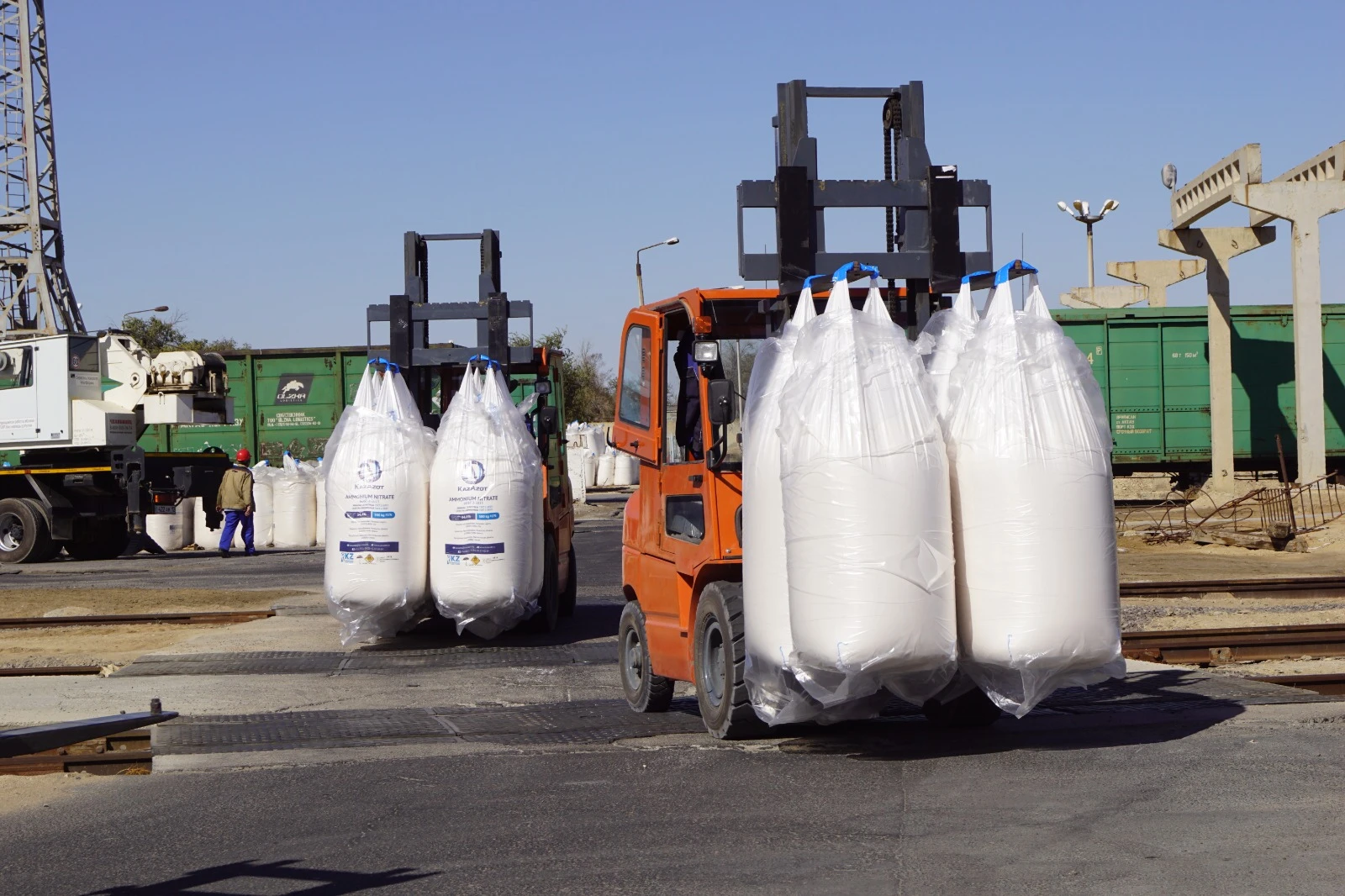 «QazAzot» ónimi alǵash ret Aqtaý porty arqyly álemdik naryqqa shyǵaryldy