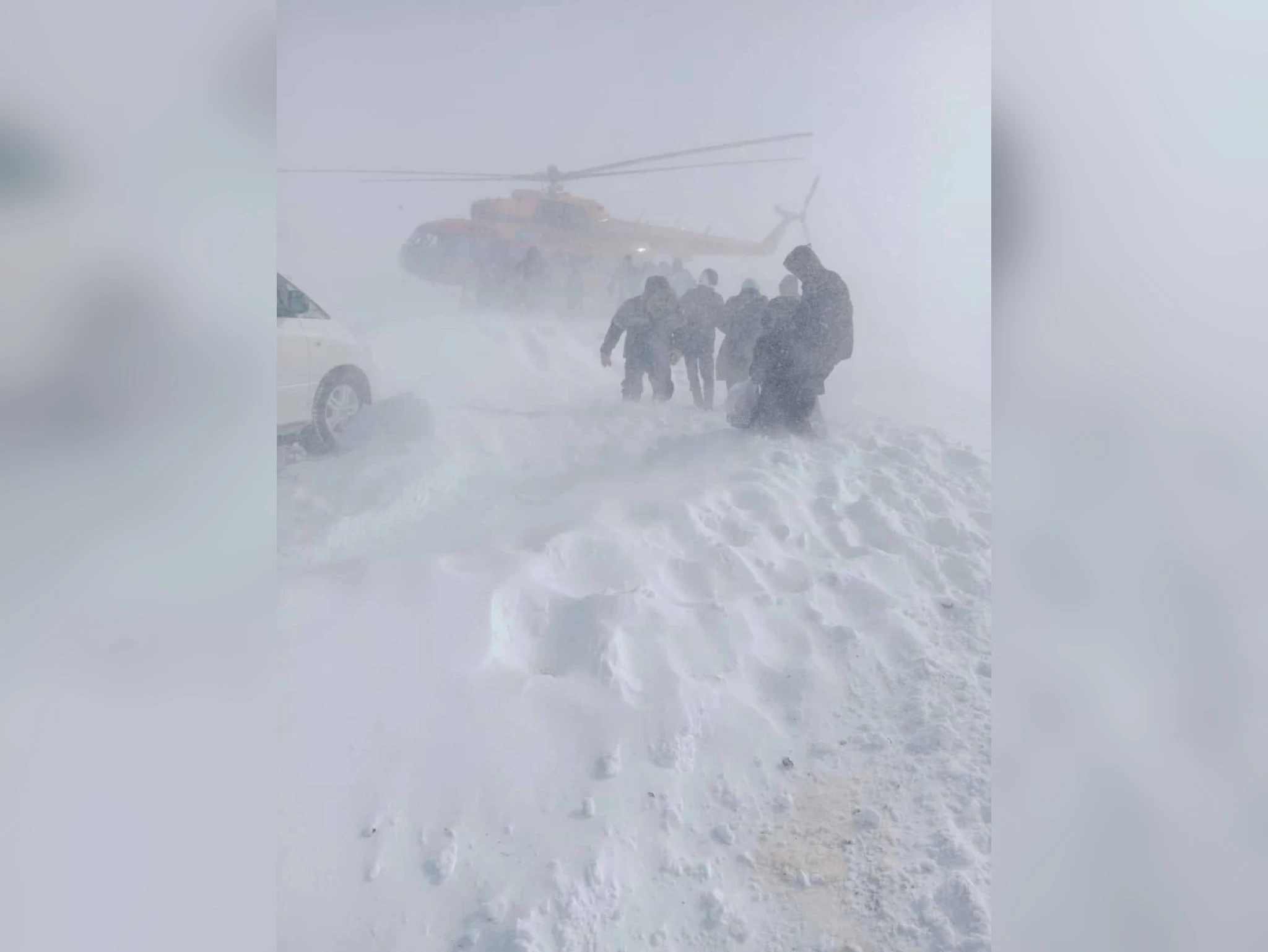 Abaı oblysyndaǵy kúrdeli jaǵdaı: Qalbataý aýylyna 29 adam evakýasııalandy