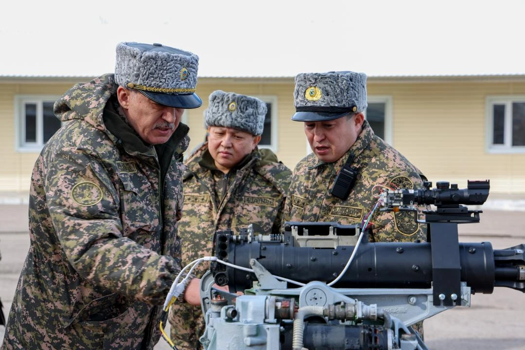 Garnızondar qyzmeti tekserildi
