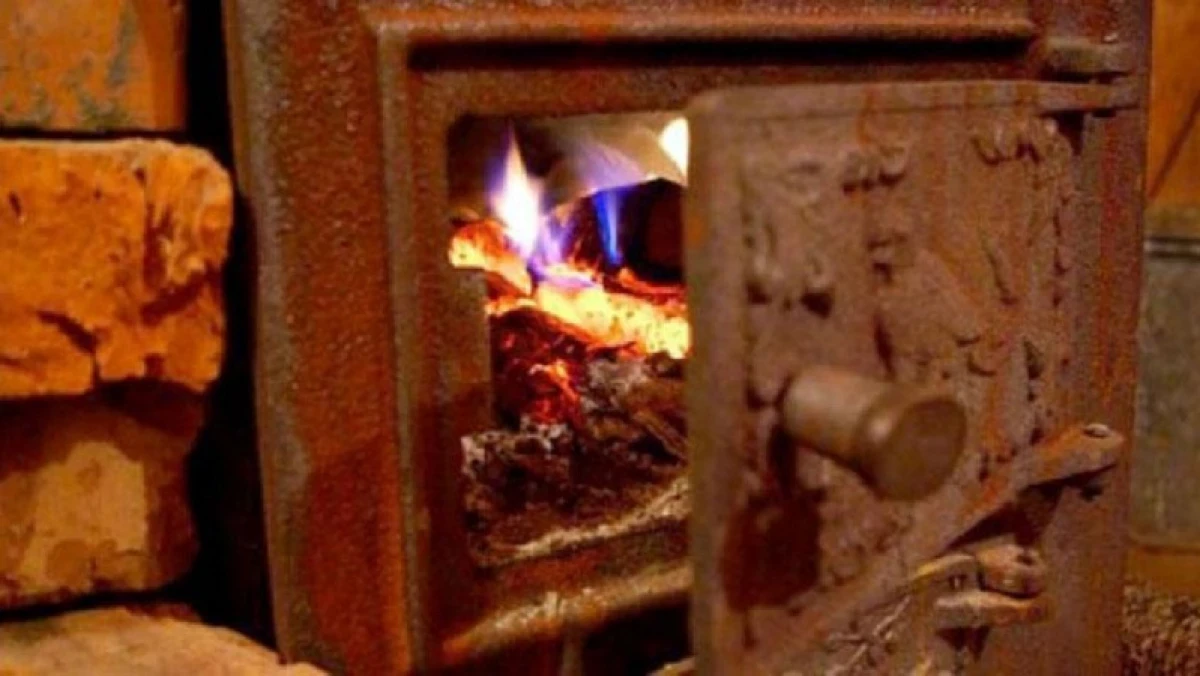 Úsh adam ystan ýlanyp aýrýhanaǵa tústi