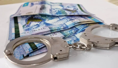 Jalaqydan jymqyrǵan. 15 mln teńgeni qoldy etken ákimdik qyzmetkerleri anyqtaldy
