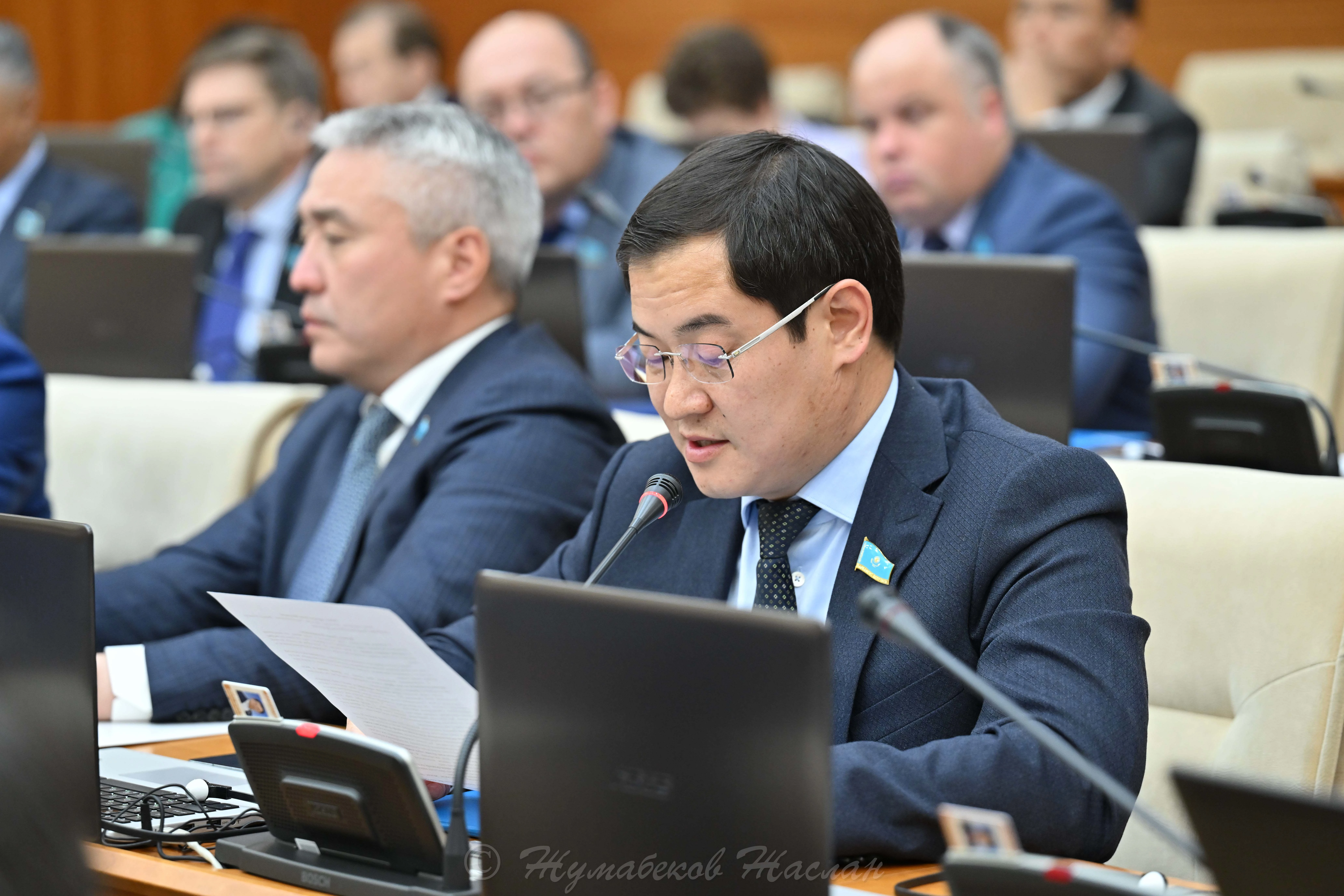 Rıeltorlyq qyzmetke qatań memlekettik baqylaý qajet - depýtat