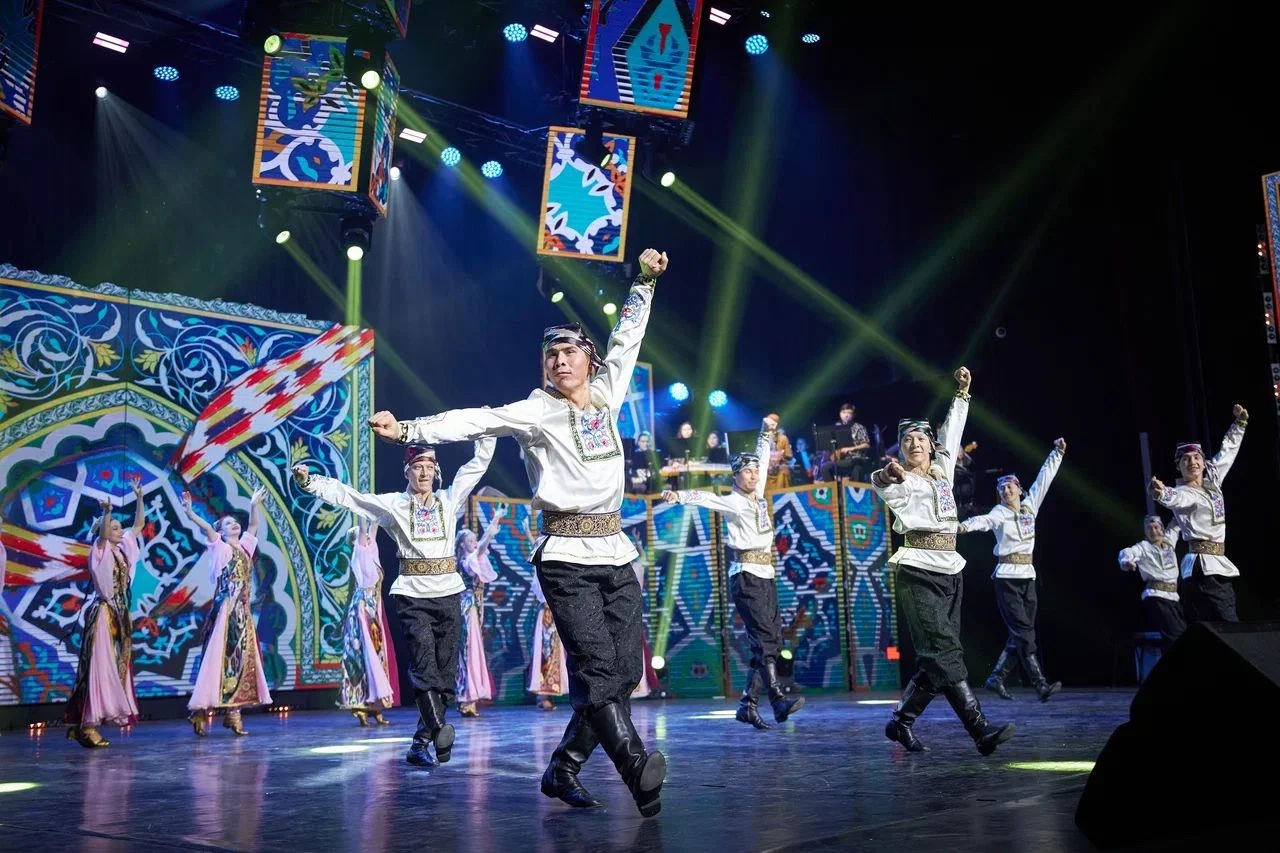 Ár halyqtyń ónerin áıgileıdi