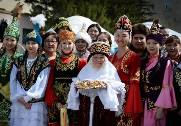 Alǵys aıtý kúni. Ol qandaı mereke?