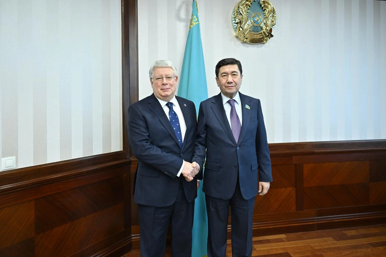 Parlamentaralyq seriktestik artyp keledi