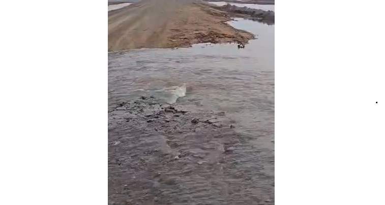 «Ýchaskede sý ótkizgish qubyr joq»: Avtojolda sý ótý deregi anyqtaldy