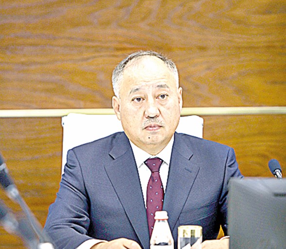 Erbol AHMETJANOV: Zańdy bilmeý jaýapkershilikten bosatpaıdy