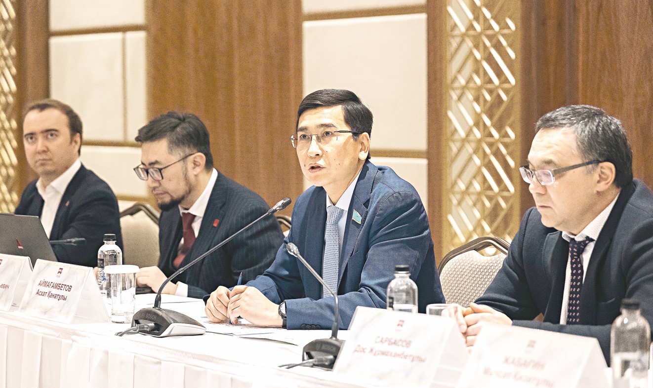 Jas ǵalymdar keńesi