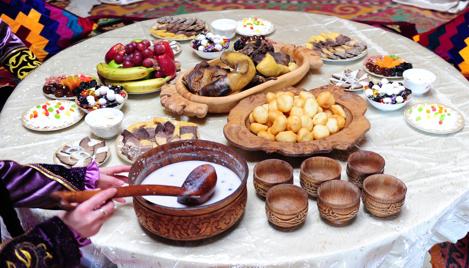 Jańa jyl dámine qansha qarjy jumsalady?