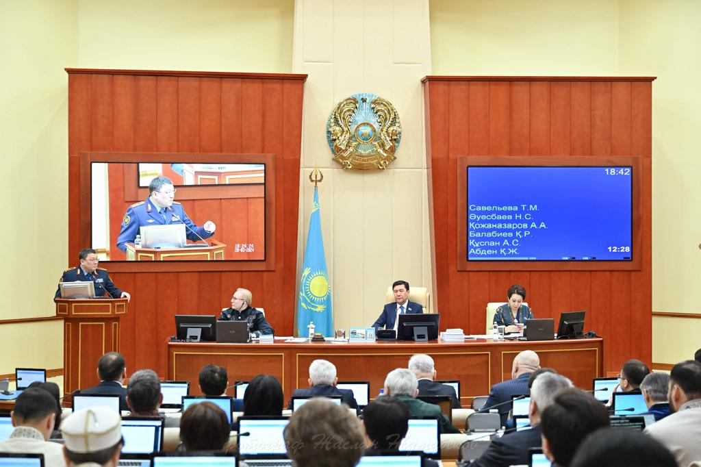 Quryltaıda kóterilgen máseleler parlamenttik tyńdaýda talqylanady