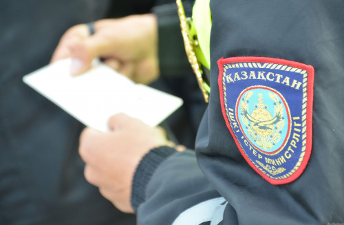 Aqtaýda úıdiń shatyrynan er adamnyń máıiti tabyldy