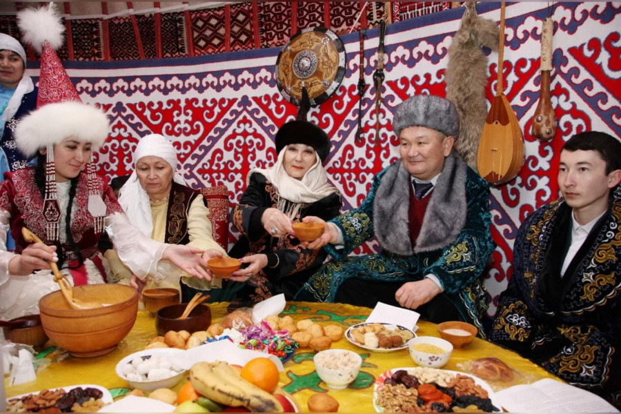 Dala dástúrin daralaǵan...