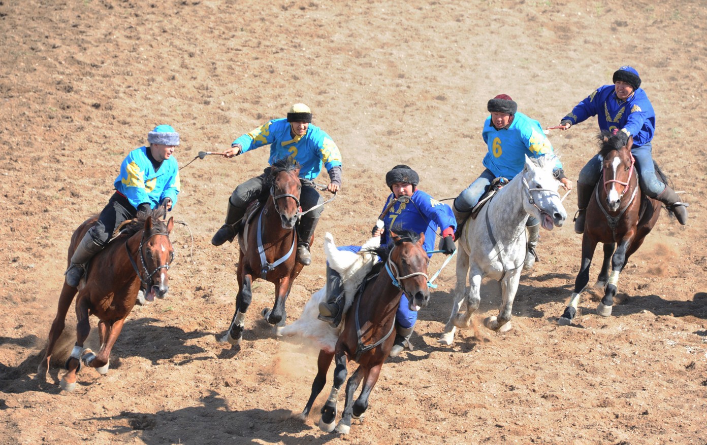 Dúnıege estiledi dúbiri