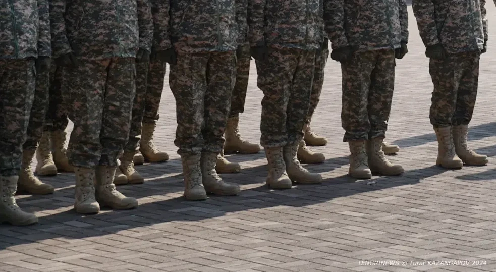 Sarbazdardy oryndyq, taıaqpen urǵan áskerıge qandaı jaza qoldanyldy?