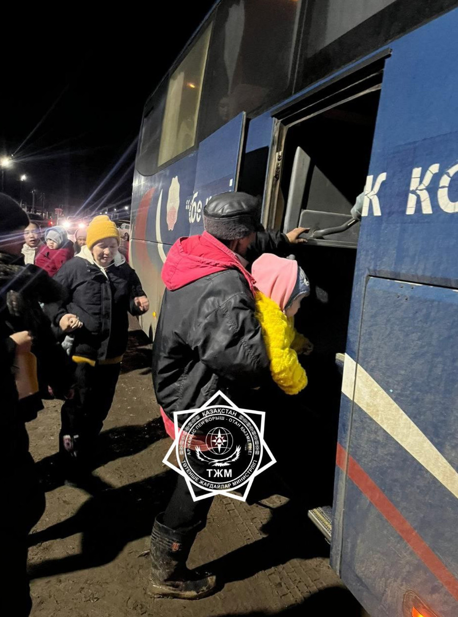 Qarǵyn sý: Aqtóbe oblysynda 74 adam evakýasııalandy