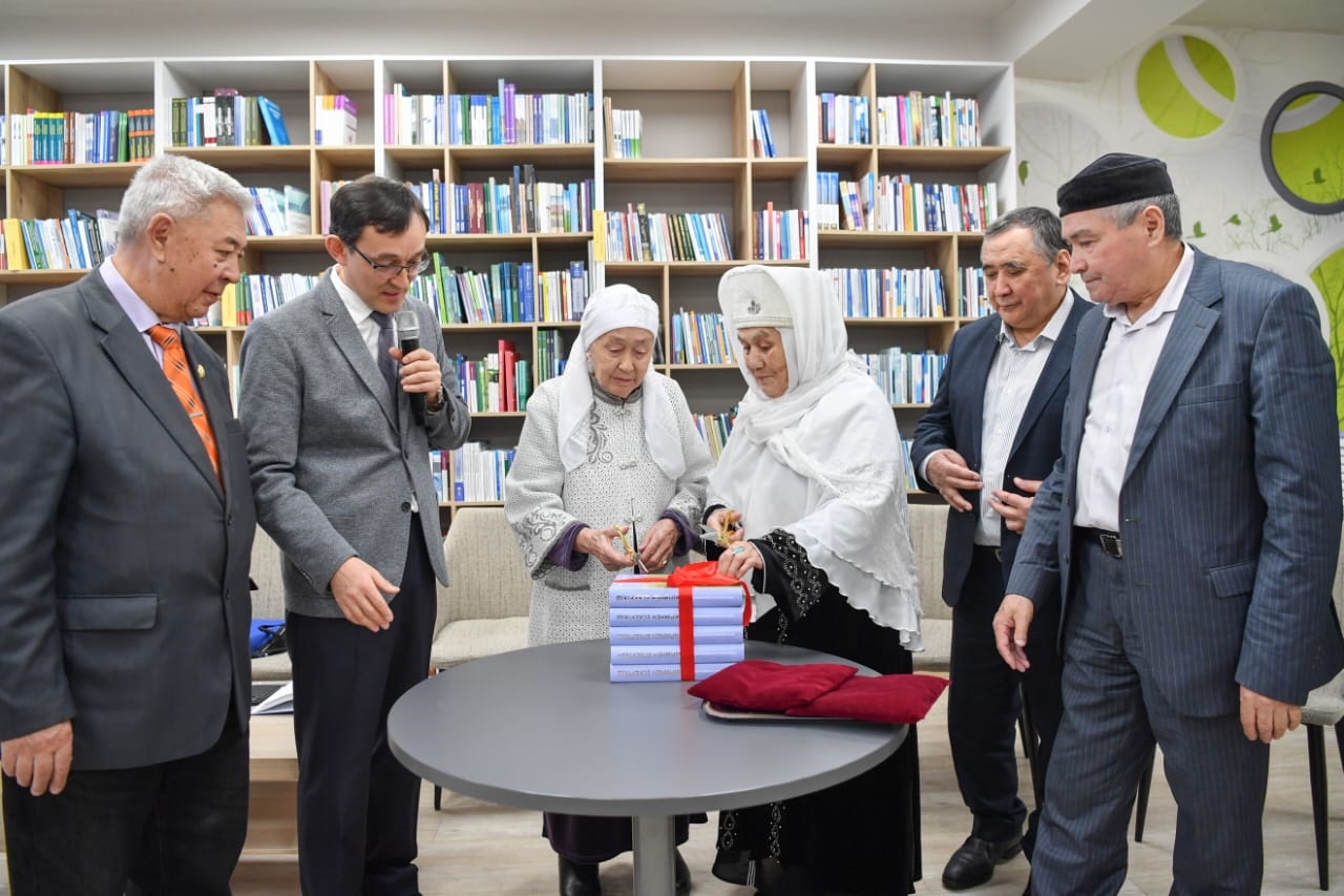 Áke murasyn nasıhattaǵan