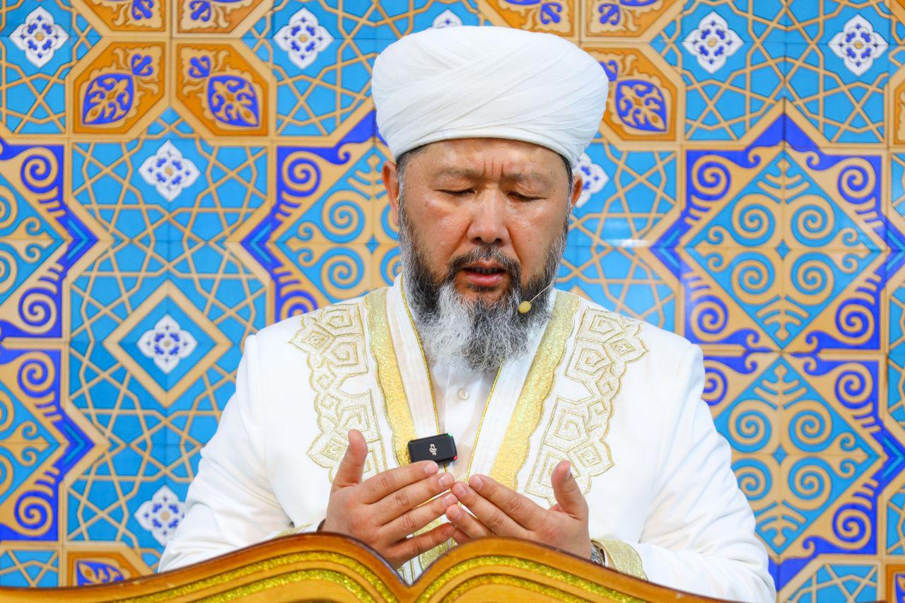 Bas múftı tasqyn sýdan zardap shekken azamattarǵa duǵa jasady