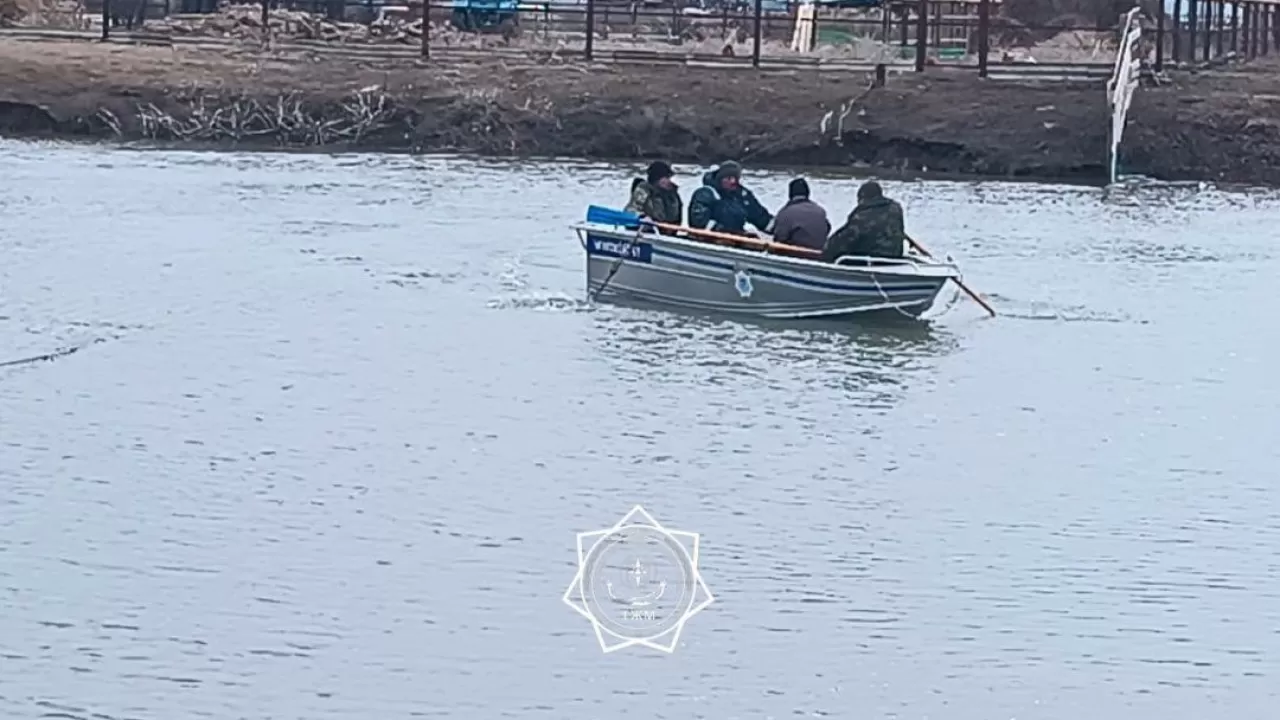 Batys Qazaqstan oblysynda qutqarýshyny pyshaqtap ketken