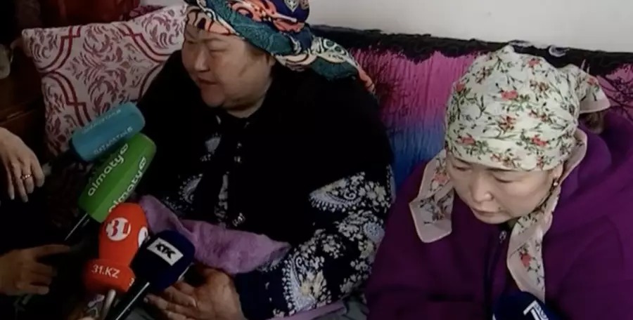 Almatyda kúzetshini qatigezdikpen óltirgen kúdikti marqumnyń jaqyndaryna aqsha usynǵan