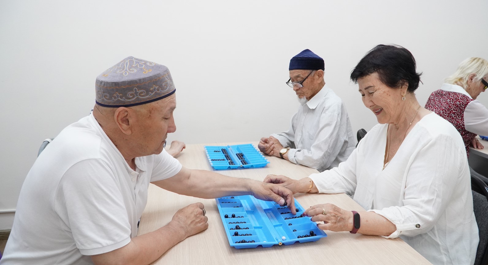 Qarııalarǵa qamqor bolǵan ortalyq